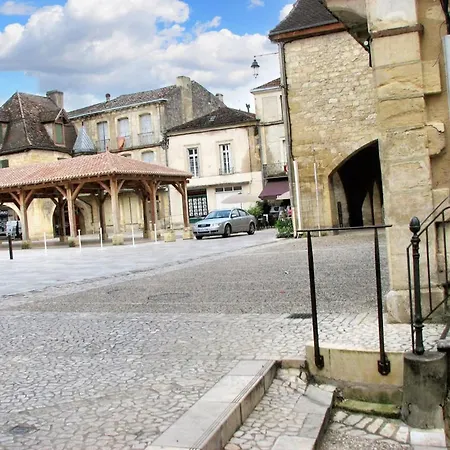 Confortable Pres De Beaumont-du-perigord, 60 M², Cheminee