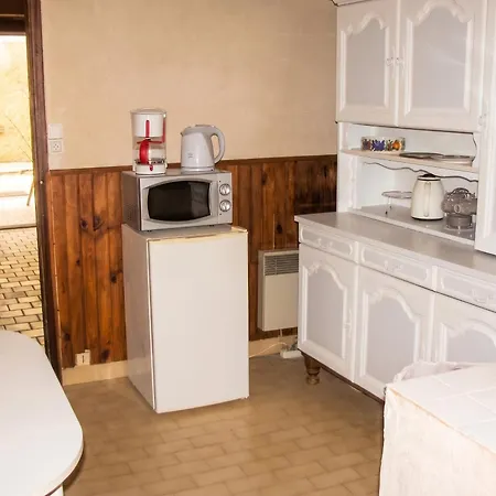 Confortable Pres De Beaumont-du-perigord, 60 M², Cheminee