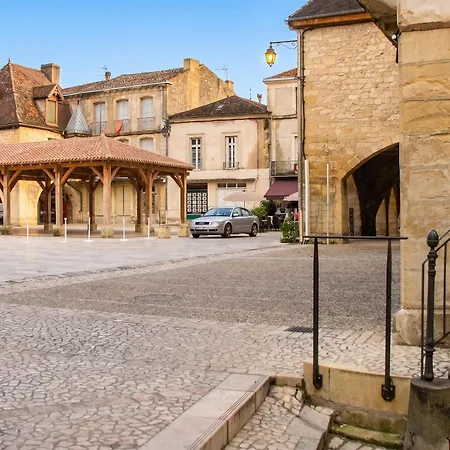 Apartment Confortable Pres De Beaumont-du-perigord, 60 M², Cheminee Beaumont-du-Périgord